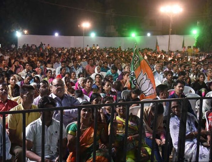 Maharashtra Election News  : महानगरपालिका रणधुमाळीत हिंदुत्ववादी नेत्यांची जोरदार मागणी.